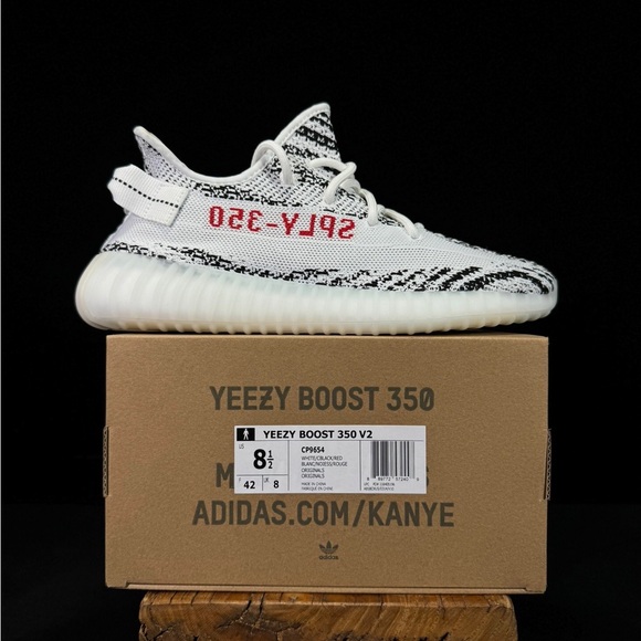 Yeezy Boost 350 V2 Zebra